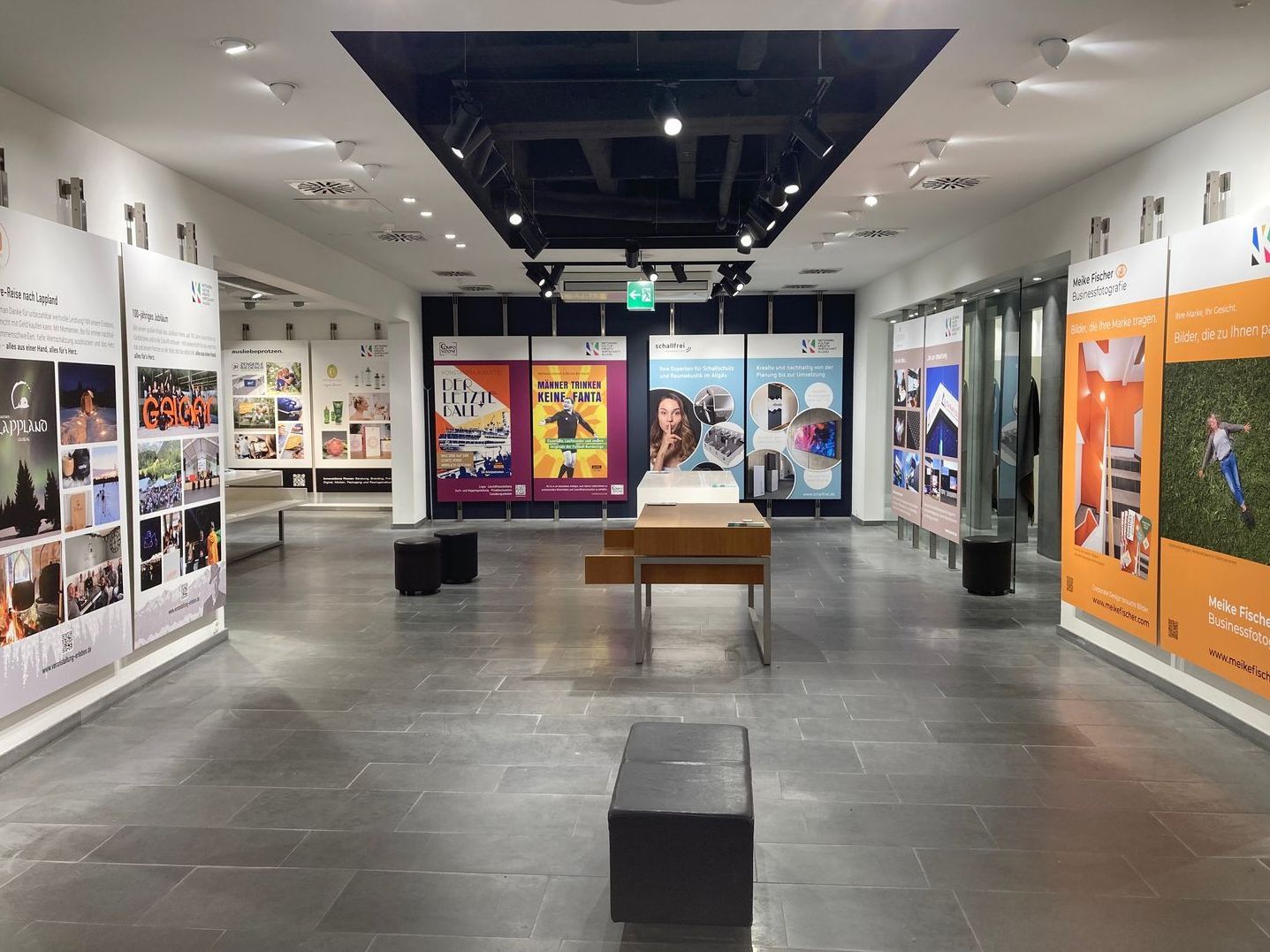 Einblick in die Ausstellung